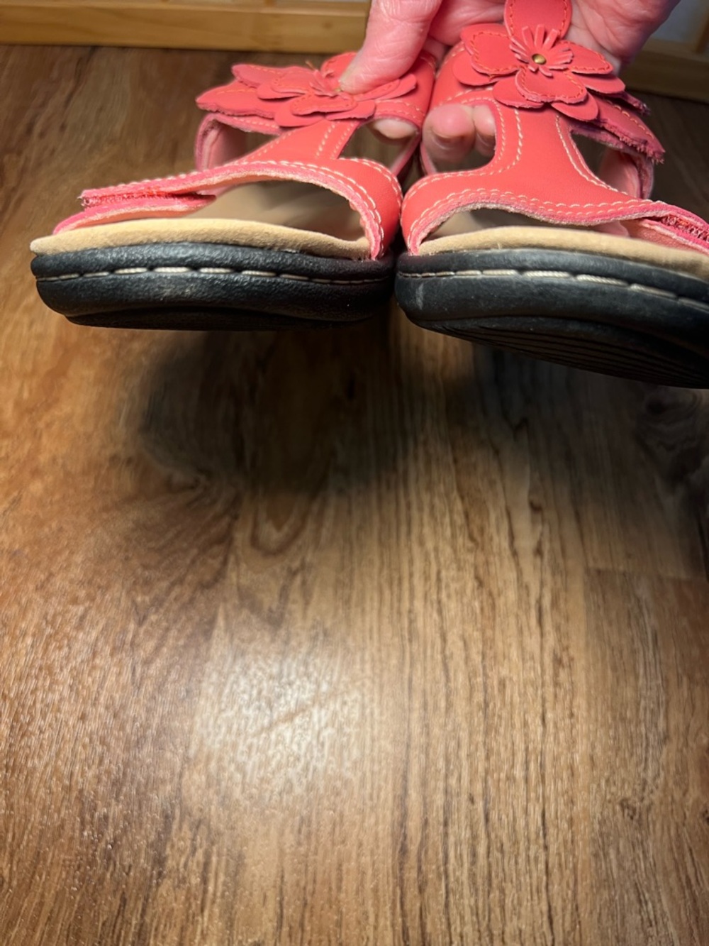 Clarks Collection Coral Pink Floral Comfort Sandals Women’s Size 9.5 Slide Mule - Picture 7 of 9